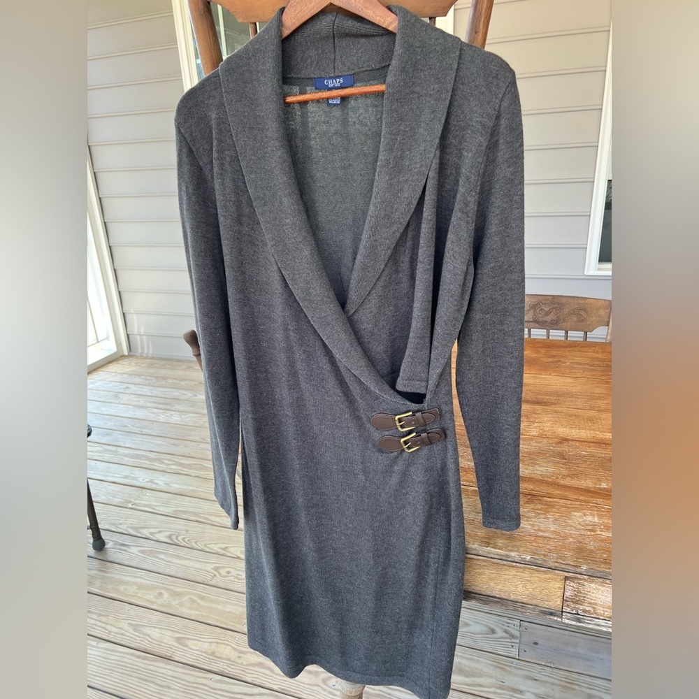 Chaps Gray Knit Sweater
Dress Buckle Accent
Cowl Neck Long Sleeve Faux Wrap XL